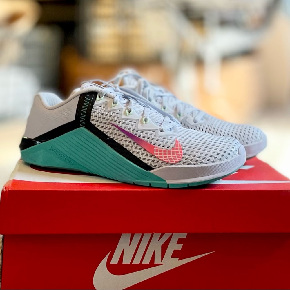 Womens Nike Metcon 6 size 8